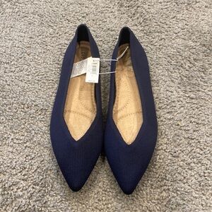 Blue pointed toe flats